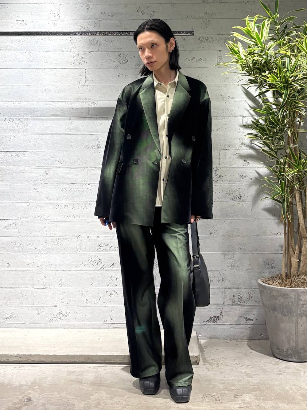 YUKI｜TAAKKのブルゾンを使った参考コーディネート