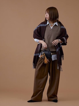 「アイテム（バングル/リストバンド）」を使った、byumemotoさん（レディース・160cm）の冬コーディネート