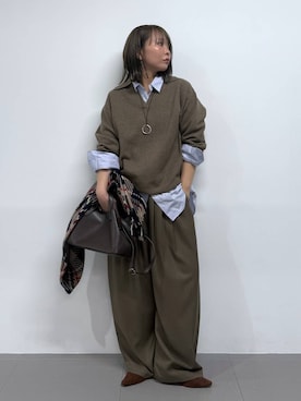 「アイテム（ストール/ショール）」を使った、byumemotoさん（レディース・160cm）の秋コーディネート