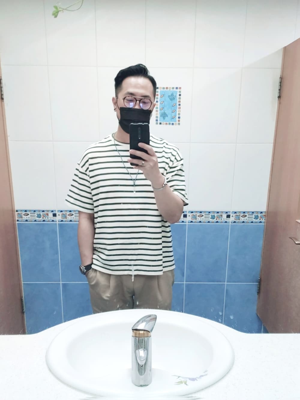 「JIL SANDERのアイテム（Tシャツ/カットソー、その他）」を使った、Steven Muさん（メンズ・177cm）の秋コーディネートの1枚目の写真