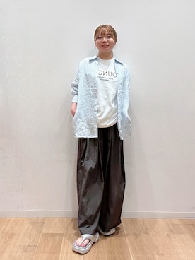 「URBAN RESEARCH（アーバンリサーチ）のリネン2WAYシャツ（シャツ/ブラウス、ブルー系）」を使った、umechiさん（レディース・150cm）の夏コーディネート