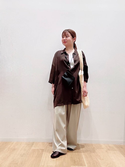 タックギャザーストレートパンツ