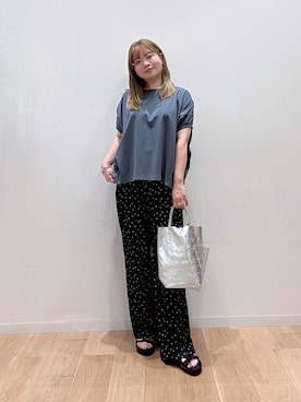 「URBAN RESEARCH ROSSO WOMEN（アーバンリサーチ　ロッソ）の『WEB/一部店舗限定』UVカットドルマンスリーブプルオーバー（Tシャツ/カットソー、ブルー系）」を使った、umechiさん（レディース・150cm）の夏コーディネート
