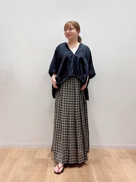 「URBAN RESEARCH（アーバンリサーチ）のラミーレーヨンハーフスリーブギャザーヘムシャツ（シャツ/ブラウス、ブルー系）」を使った、umechiさん（レディース・150cm）の夏コーディネート