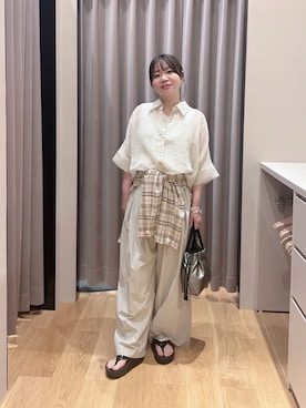 「URBAN RESEARCH（アーバンリサーチ）のハーフスリーブシアーショートシャツ（シャツ/ブラウス、グレー系）」を使った、umechiさん（レディース・150cm）の春コーディネート