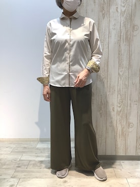 「アイテム（ビジネスシャツ）」を使った、BRICK HOUSE by Tokyo Shirts 博多ゆめタウン店さん（レディース・164cm）の秋コーディネート