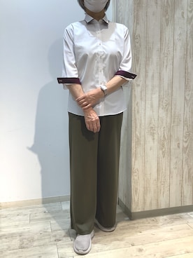 「アイテム（ビジネスシャツ）」を使った、BRICK HOUSE by Tokyo Shirts 博多ゆめタウン店さん（レディース・164cm）の夏コーディネート