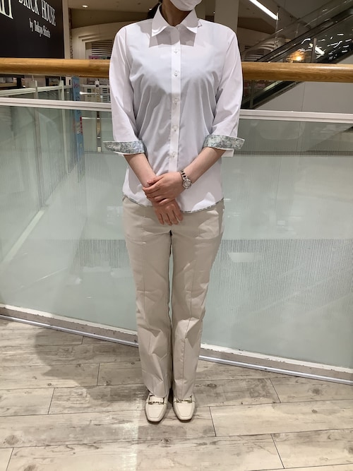 定価４万★フランス製イネス★女性らしい襟開きＴシャツ水色コンパクトリブInese 灰羽連盟 × messa store】灰羽の少女たちロングスリーブTシャツ