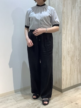 「TOKYO SHIRTS（トウキョウシャツ）の【吸水速乾】【COFREX】配色 ギャザー衿 ブラウス 五分袖 レディースデザインシャツ（シャツ/ブラウス、グレー系）」を使った、BRICK HOUSE by Tokyo Shirts 博多ゆめタウン店さん（レディース・163cm）の夏コーディネート