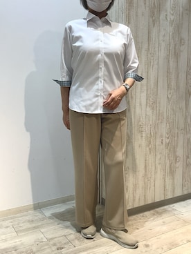 「TOKYO SHIRTS（トウキョウシャツ）の【透け防止】 形態安定ノンアイロン ワイド 7分袖ビジネスワイシャツ（ビジネスシャツ、ホワイト系）」を使った、BRICK HOUSE by Tokyo Shirts 博多ゆめタウン店さん（レディース・163cm）の夏コーディネート