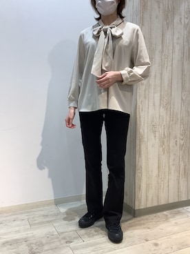 「TOKYO SHIRTS（トウキョウシャツ）のシルキーサテン 配色リボンタイ ブラウス（シャツ/ブラウス、ベージュ系）」を使った、BRICK HOUSE by Tokyo Shirts 博多ゆめタウン店さん（レディース・164cm）の春コーディネート