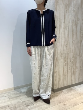 「TOKYO SHIRTS（トウキョウシャツ）のマットジョーゼット 配色 キーネック ブラウス 長袖 レディースデザインシャツ（シャツ/ブラウス、ブルー系）」を使った、BRICK HOUSE by Tokyo Shirts 博多ゆめタウン店さん（レディース・164cm）の秋コーディネート