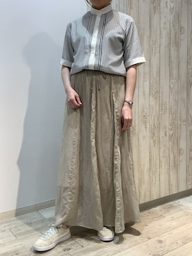 「TOKYO SHIRTS（トウキョウシャツ）の【吸水速乾】【COFREX】スタンド衿 ピンタック ブラウス 五分袖 レディースデザインシャツ（シャツ/ブラウス、グレー系）」を使った、BRICK HOUSE by Tokyo Shirts 博多ゆめタウン店さん（レディース・163cm）の夏コーディネート