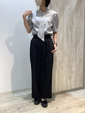 「TOKYO SHIRTS（トウキョウシャツ）の【吸水速乾】【COFREX】ループボウタイ ブラウス 五分袖 レディースデザインシャツ（シャツ/ブラウス、グレー系）」を使った、BRICK HOUSE by Tokyo Shirts 博多ゆめタウン店さん（レディース・163cm）の夏コーディネート
