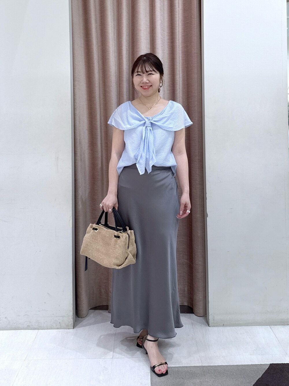ラブテックボンボン　ライトグレー　サテンスカートPS La boutique BonBon（ラブティックボンボン）の「【SET UP可・カラーで