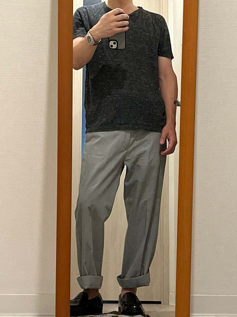 「G.T.HAWKINSのアイテム（ローファー、ブラウン系）」を使った、RJさん（メンズ・169cm）の夏コーディネートの1枚目の写真