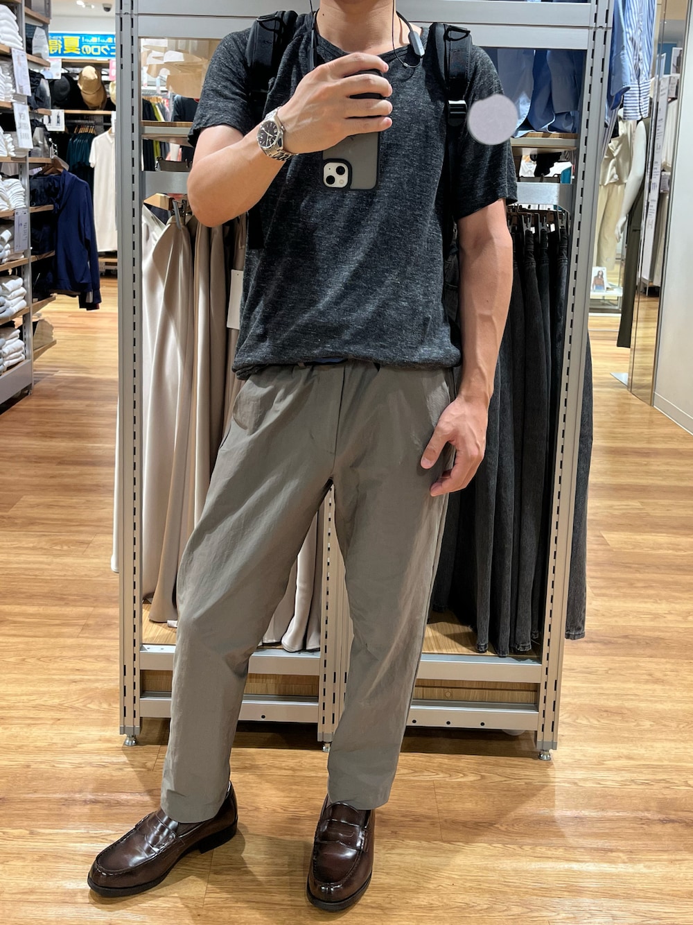 「theoryのアイテム（シャツ/ブラウス、ブラック系）」を使った、RJさん（メンズ・169cm）の夏コーディネートの1枚目の写真