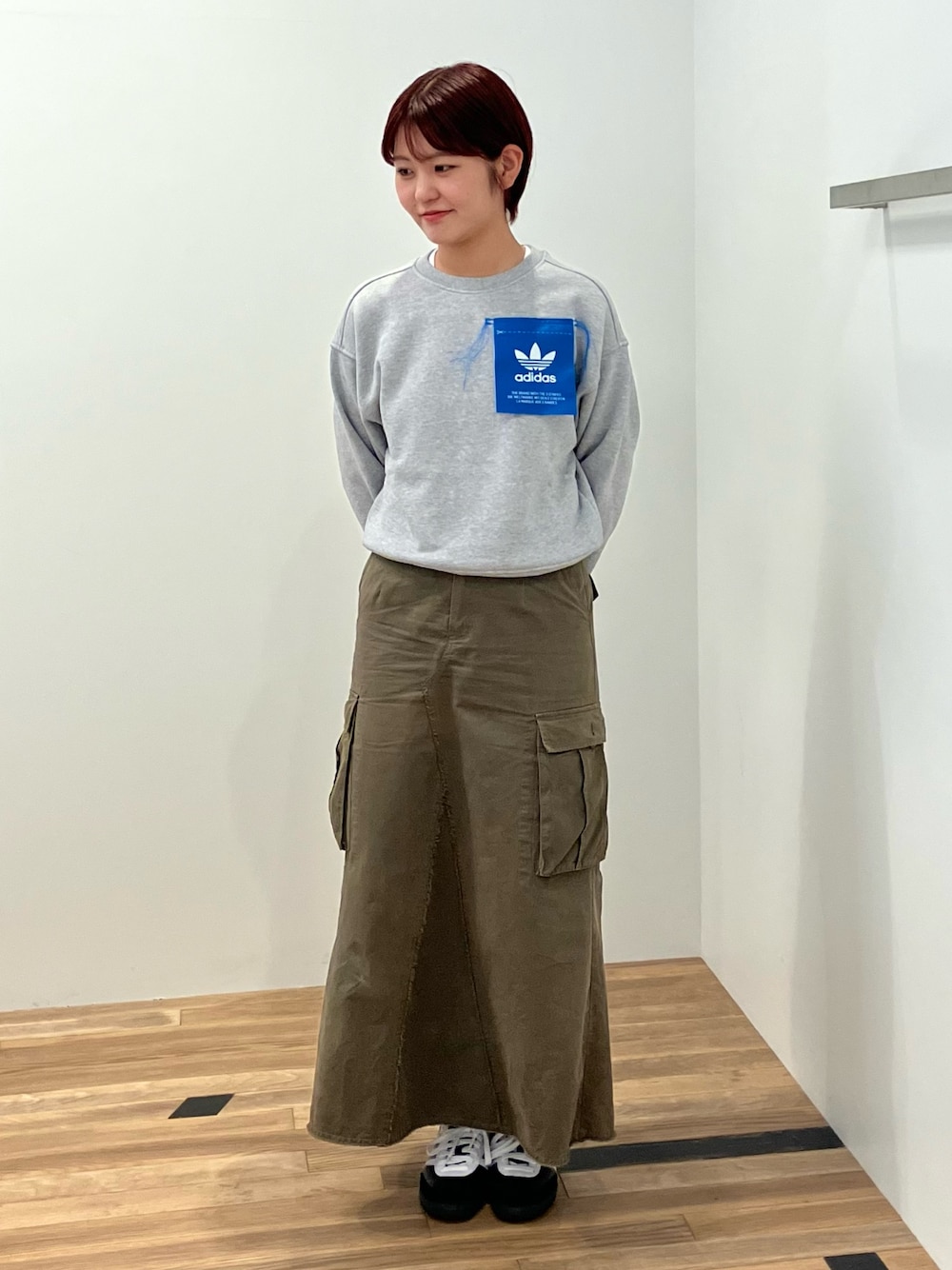 adidas（アディダス）の「クセニア ラベル スウェットシャツ