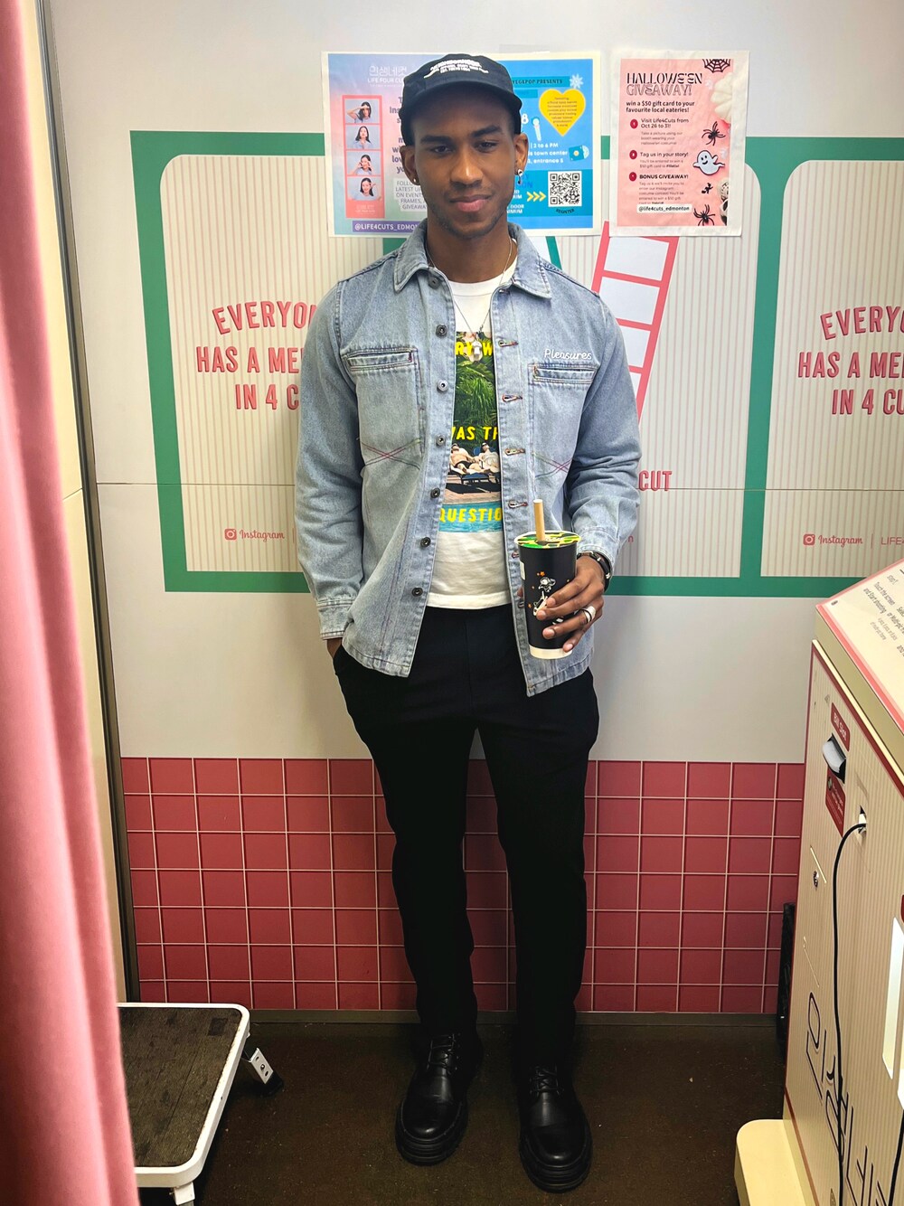 「古着MIX、オトナカジュアル、メンズコーデ、デニムコーデ、ジャケット、プチプラ、デニム、UNIQLO、Tシャツ、春、春コーデ、春夏コーデ」｜「VIRONのVIRON / ヴィーガンレザーレースアップブーツ（ブーツ、ブラック系）」を使った、stefanlegacyさん（メンズ・175cm）の春コーディネートの1枚目の写真