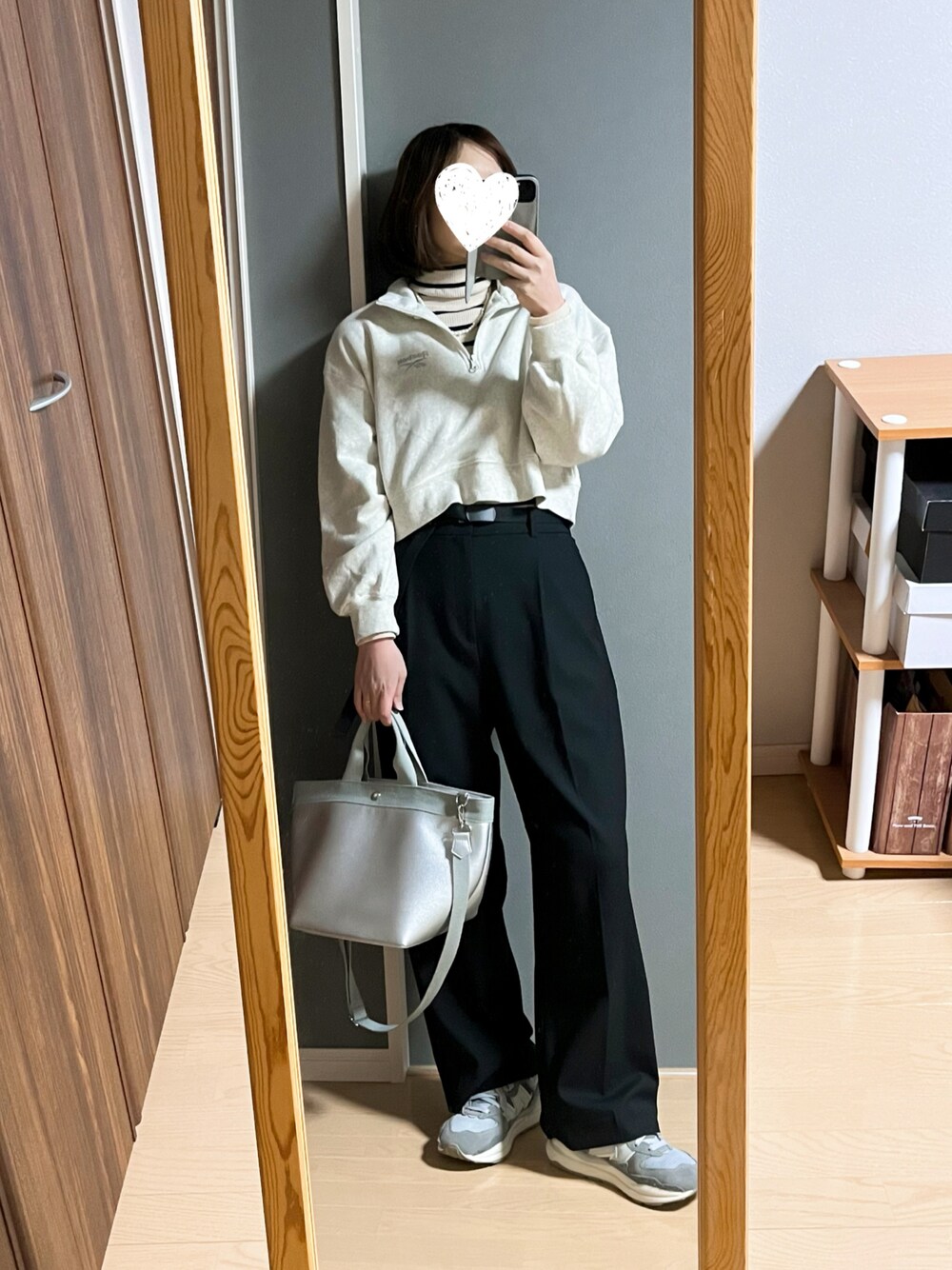 「GU、UNIQLO、しまむらコーデ、しまむら×Reebok、reebok、パンツスタイル、スウェット、カジュアルコーデ、アラフォー、アラフォーコーデ、スボーツミックス、レイヤードスタイル、ハーフジップ」｜「Reebokのしまむら×リーボック（スウェット、グレー系）」を使った、sawara2216さん（レディース・165cm）の春コーディネートの1枚目の写真
