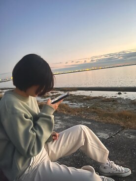 「韓国好きな人と繋がりたい」｜「アイテム（スウェット）」を使った、bibbbiさん（レディース・160cm）の秋コーディネート