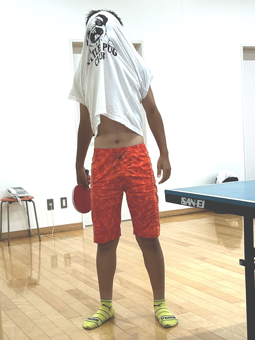 「小学生コーデ、おしゃれさんと繋がりたい、クリスマスに着たい服、ファッションを楽しもう」｜「WEGOのアイテム（Tシャツ/カットソー、ホワイト系）」を使った、11.m.r.s.k.512さん（メンズ・166cm）の冬コーディネートの1枚目の写真