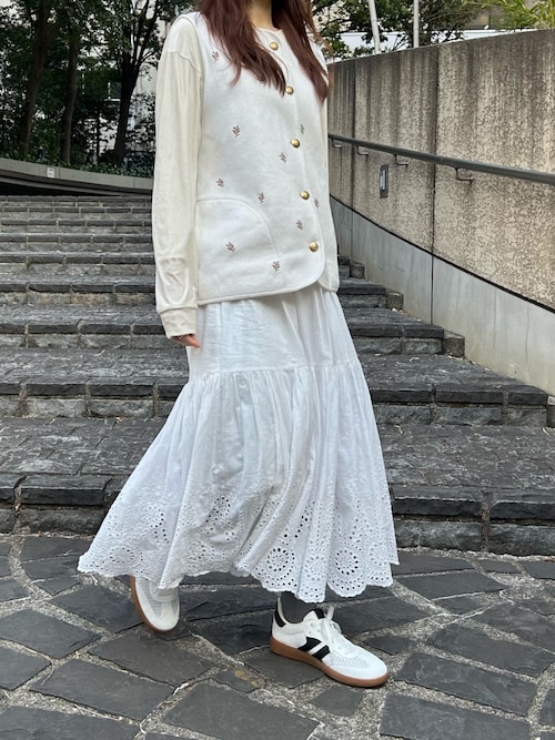CABaN（キャバン） ベスト ジレ コットンカシミヤ フラワーエンブロイ