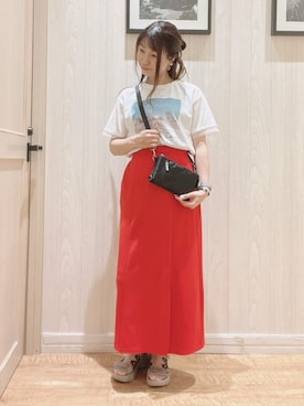 「DRESKIP（ドレスキップ）の【洗える】洗濯後しわになりにくい カットジョーゼット ナロースカート（スカート、レッド系）」を使った、コズズさん（レディース・156cm）の春コーディネート