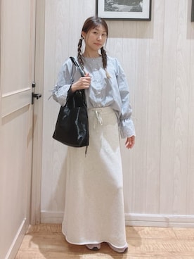 「DRESKIP（ドレスキップ）の【S-LL/前後2WAY/洗濯後しわになりにくい】お袖刺繍レースブラウス（シャツ/ブラウス、ブルー系）」を使った、コズズさん（レディース・156cm）の春コーディネート