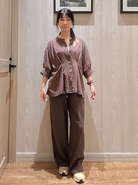 「SHOO・LA・RUE（シューラルー）の【S-LL/通勤スタイルにも】ウエストタックで程よくシェイプ 大人の上品ブラウス（シャツ/ブラウス、ブラウン系）」を使った、コズズさん（レディース・156cm）の秋コーディネート