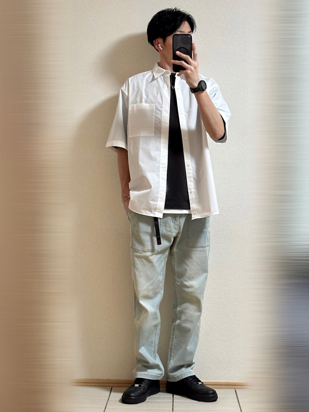 「お出かけコーデ日記、休日スタイル、春夏コーデ、韓国ファッション、シンプル、モノトーン、シャツスタイル、ボーダー、レイヤードスタイル、デニム、グラミチ、スニーカー、NIKE、エアフォースワン、ブラックスニーカー」｜「NIKEのSupreme × Nike Air Force 1 Low "Black" サイズ28（スニーカー、ブラック系）」を使った、Sammyサミーさん（メンズ・177cm）の春コーディネートの1枚目の写真