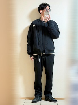 「ADAM ET ROPE'（アダムエロペ）の【GRAMICCI】別注 BONDING KNIT FLEECE（その他パンツ、ブラック系）」を使った、Sammyサミーさん（メンズ・177cm）の春コーディネート