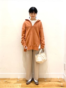 「KBF+（ケービーエフプラス）のアイテム」を使った、秋山 里織さん（レディース・158cm）の冬コーディネート