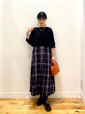 「URBAN RESEARCH DOORS（アーバンリサーチドアーズ）のラウンドボストンミニバッグ（ショルダーバッグ）」を使った、秋山 里織さん（レディース・158cm）の夏コーディネート