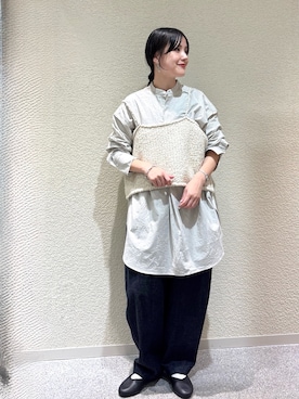 「アイテム（バレエシューズ）」を使った、秋山 里織さん（レディース・158cm）の秋コーディネート