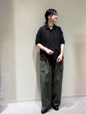 「かぐれ（カグレ）のユーティリティーイージーパンツ（その他パンツ）」を使った、秋山 里織さん（レディース・158cm）の冬コーディネート