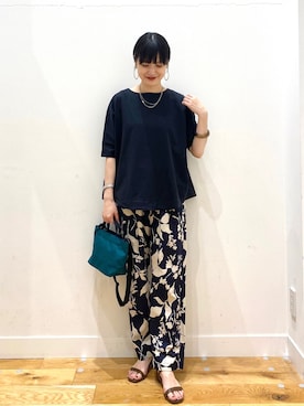 「URBAN RESEARCH DOORS WOMENS」｜「アイテム（その他）」を使った、秋山 里織さん（レディース・158cm）の春コーディネート