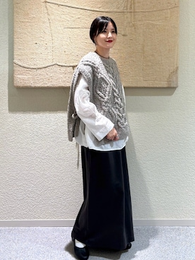 「アイテム（バレエシューズ）」を使った、秋山 里織さん（レディース・158cm）の秋コーディネート