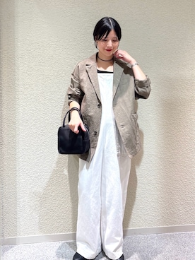「アイテム（サロペット/オーバーオール）」を使った、秋山 里織さん（レディース・158cm）の秋コーディネート