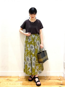 「KBF+（ケービーエフプラス）のアイテム」を使った、秋山 里織さん（レディース・158cm）の春コーディネート