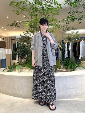 「アイテム（その他アウター）」を使った、秋山 里織さん（レディース・158cm）の夏コーディネート