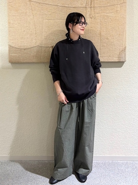 「アイテム（バレエシューズ）」を使った、秋山 里織さん（レディース・158cm）の秋コーディネート