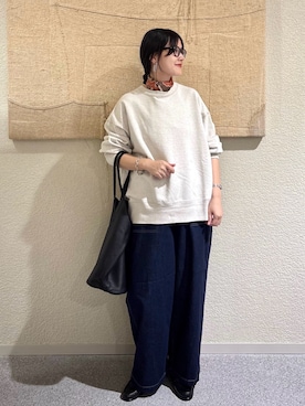 「アイテム（スウェット）」を使った、秋山 里織さん（レディース・158cm）の秋コーディネート