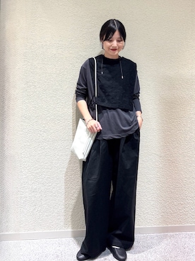 「アイテム（バレエシューズ）」を使った、秋山 里織さん（レディース・158cm）の秋コーディネート