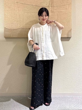 「雨の日コーデ」｜秋山 里織さん（レディース・158cm）の春コーディネート