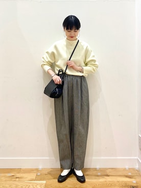 「アイテム（バレエシューズ）」を使った、秋山 里織さん（レディース・158cm）の冬コーディネート