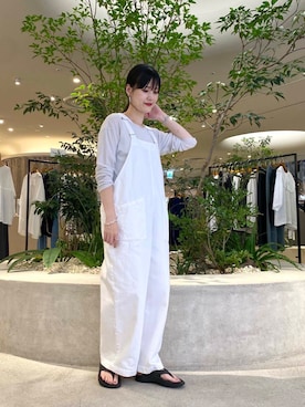 「アイテム（オールインワン・サロペット、ホワイト系）」を使った、秋山 里織さん（レディース・158cm）の夏コーディネート