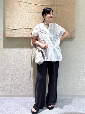 「かぐれ（カグレ）のフロント刺繍フレンチブラウス（シャツ/ブラウス）」を使った、秋山 里織さん（レディース・158cm）の夏コーディネート