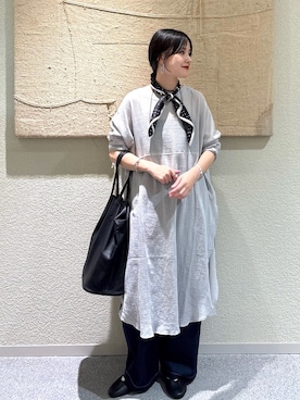 「アイテム（チュニック）」を使った、秋山 里織さん（レディース・158cm）の秋コーディネート