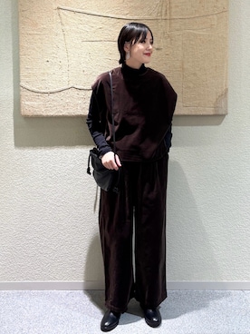 「アイテム（ベスト）」を使った、秋山 里織さん（レディース・158cm）の秋コーディネート